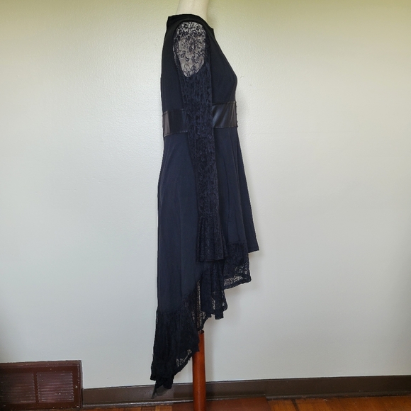 Royal Bones | Lace Keyhole Hi-Low Dress - Picture 6 of 12
